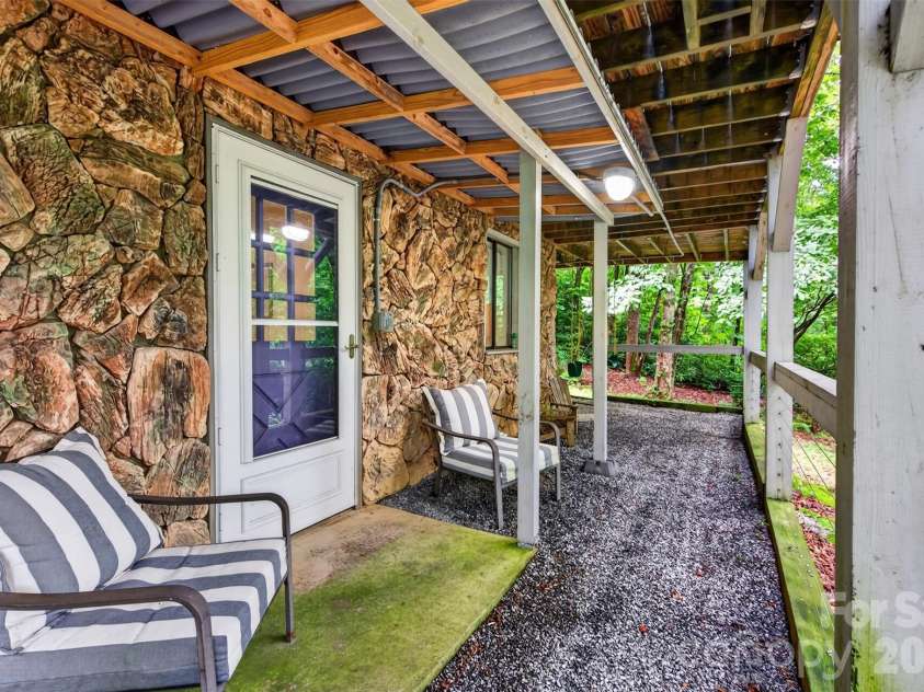 2 Bear Rock Loop Road, Hendersonville, NC 28739.  MLS# CAR4414139, YatesRealty ID 46438. 