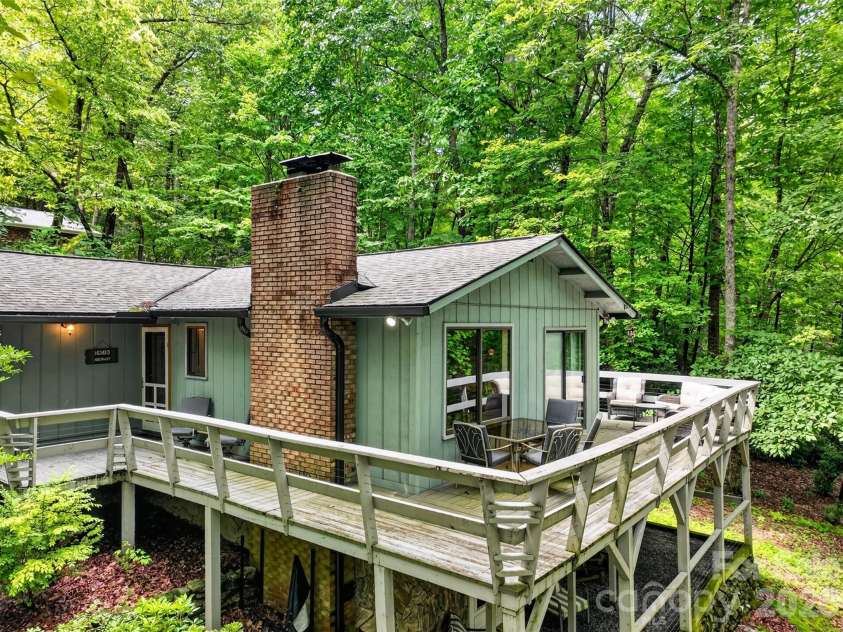 2 Bear Rock Loop Road, Hendersonville, NC 28739.  MLS# CAR4414139, YatesRealty ID 46438. 