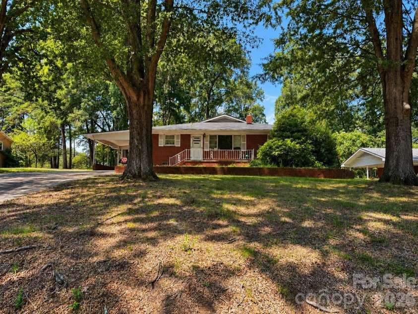 9 Fleetwood Drive, Concord, NC 28027.  MLS# CAR4412822, YatesRealty ID 46439. 