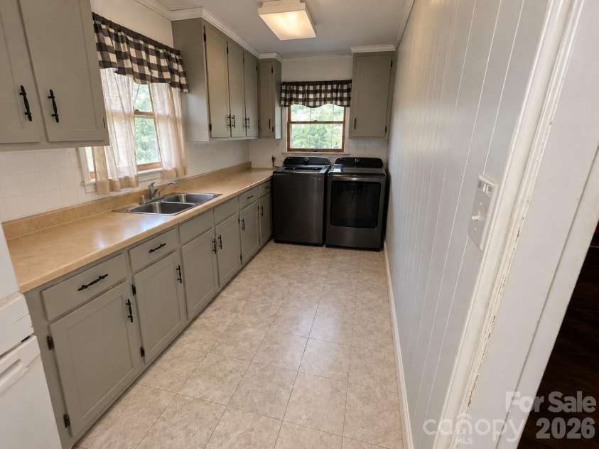 9 Fleetwood Drive, Concord, NC 28027.  MLS# CAR4412822, YatesRealty ID 46439. 