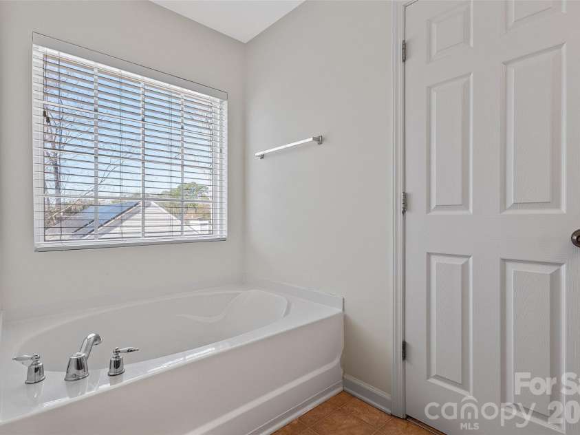 1272 Brecken Court, Kannapolis, NC 28081.  MLS# CAR4351961, YatesRealty ID 4644. 