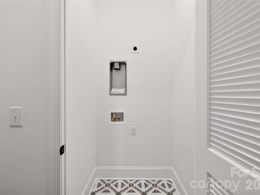 1524 Harrill Street, Charlotte, NC 28205.  MLS# CAR4338304, YatesRealty ID 4644. 