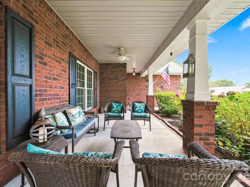 7244 Kenyon Drive, Denver, NC 28037.  MLS# CAR4414882, YatesRealty ID 46442. 