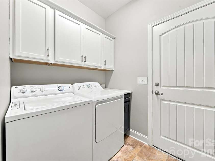 7244 Kenyon Drive, Denver, NC 28037.  MLS# CAR4414882, YatesRealty ID 46442. 
