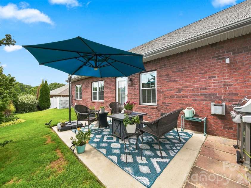 7244 Kenyon Drive, Denver, NC 28037.  MLS# CAR4414882, YatesRealty ID 46442. 