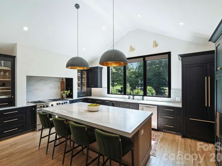 2644 Portland Avenue, Charlotte, NC 28207.  MLS# CAR4414749, YatesRealty ID 46443. 