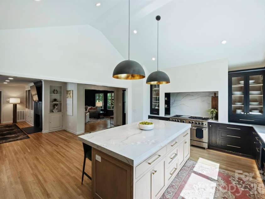 2644 Portland Avenue, Charlotte, NC 28207.  MLS# CAR4414749, YatesRealty ID 46443. 