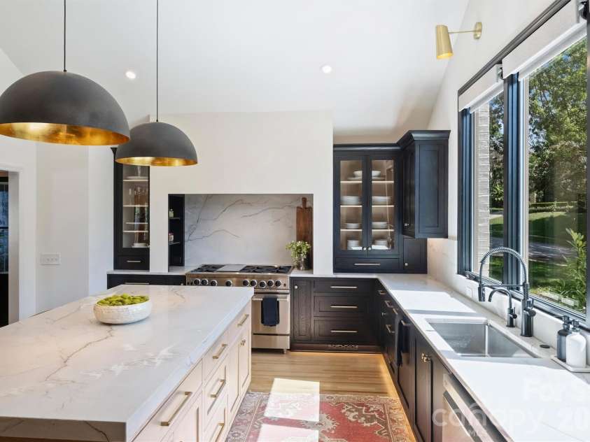 2644 Portland Avenue, Charlotte, NC 28207.  MLS# CAR4414749, YatesRealty ID 46443. 