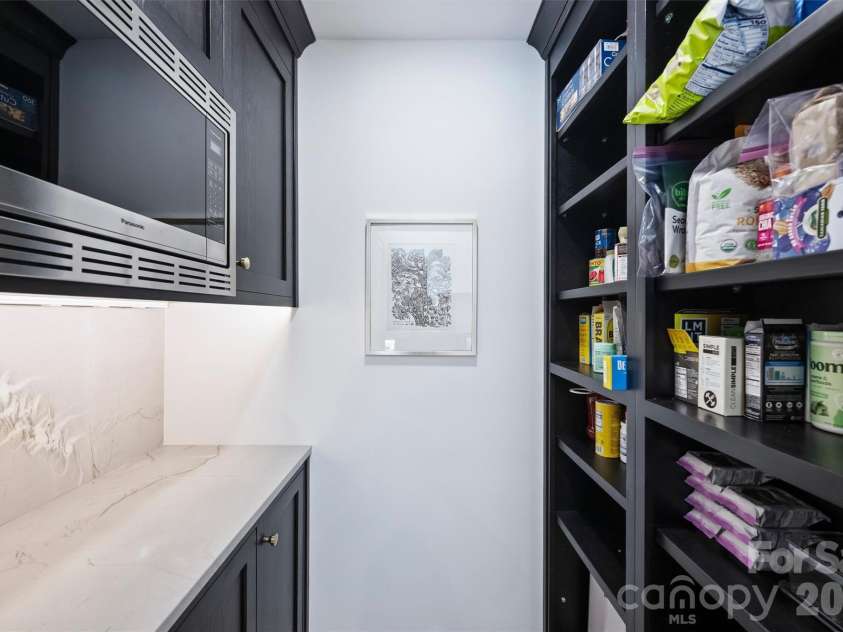 2644 Portland Avenue, Charlotte, NC 28207.  MLS# CAR4414749, YatesRealty ID 46443. 