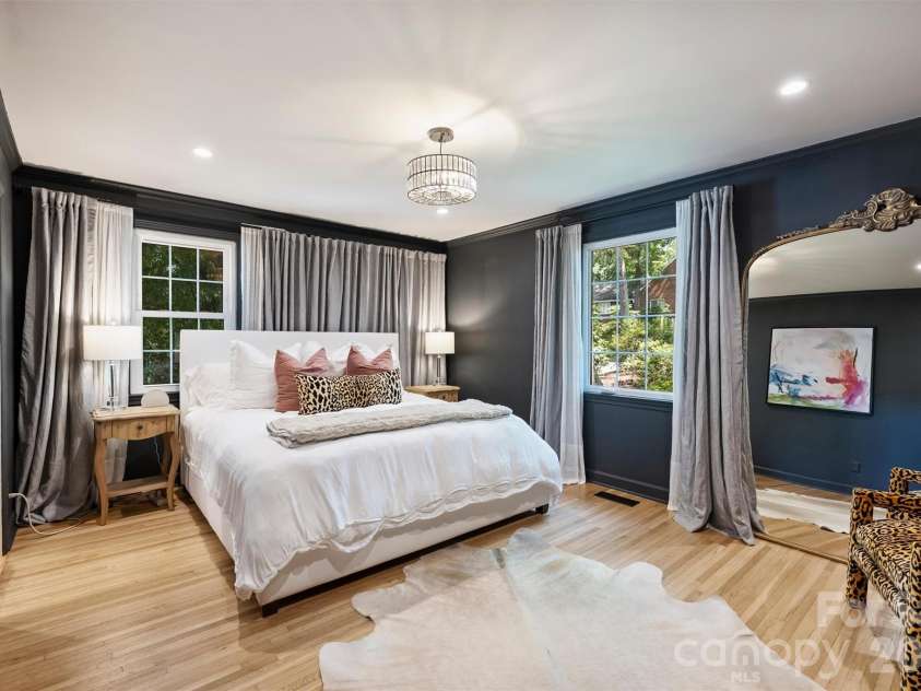 2644 Portland Avenue, Charlotte, NC 28207.  MLS# CAR4414749, YatesRealty ID 46443. 