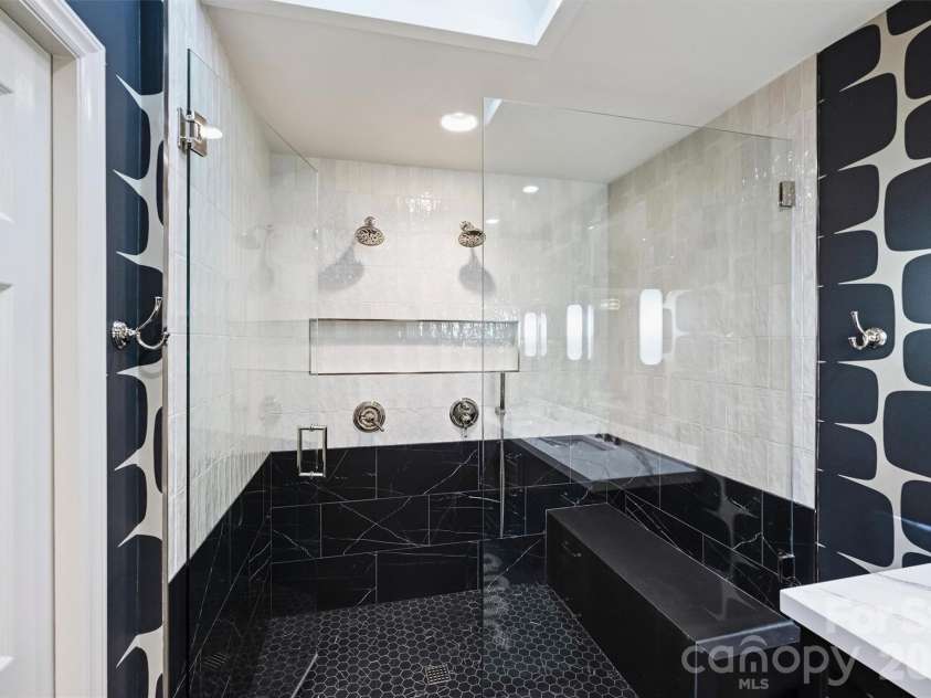 2644 Portland Avenue, Charlotte, NC 28207.  MLS# CAR4414749, YatesRealty ID 46443. 