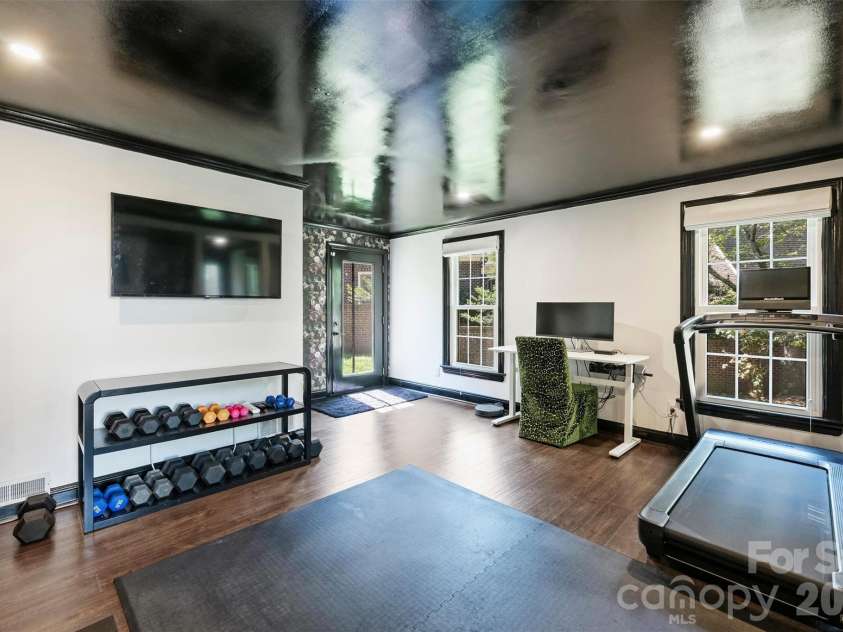 2644 Portland Avenue, Charlotte, NC 28207.  MLS# CAR4414749, YatesRealty ID 46443. 