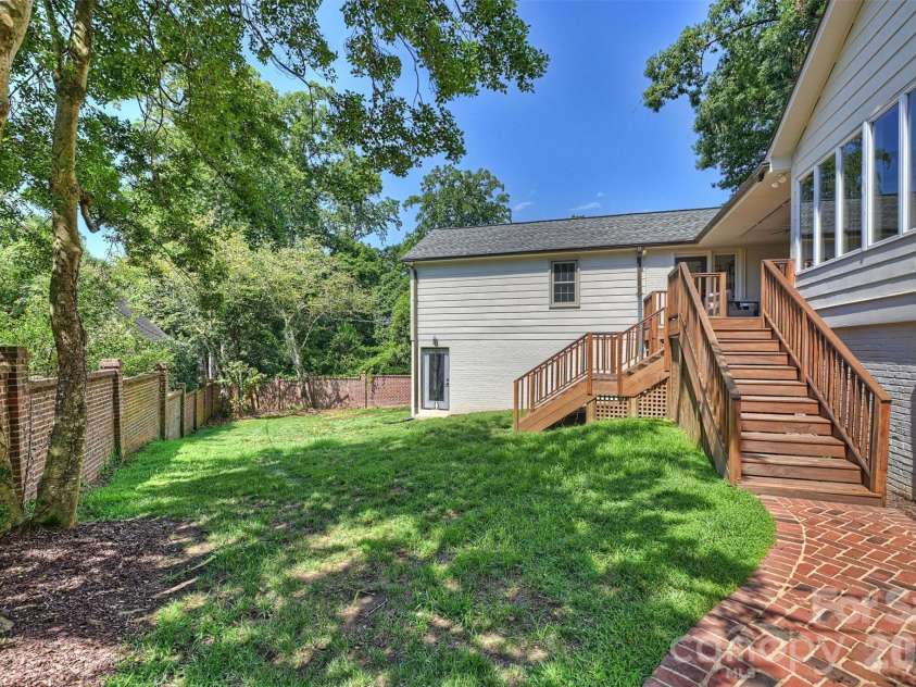 2644 Portland Avenue, Charlotte, NC 28207.  MLS# CAR4414749, YatesRealty ID 46443. 