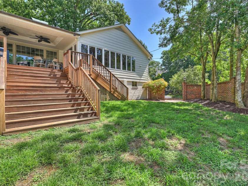 2644 Portland Avenue, Charlotte, NC 28207.  MLS# CAR4414749, YatesRealty ID 46443. 