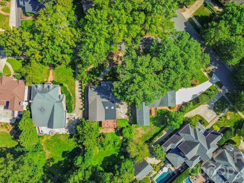 2644 Portland Avenue, Charlotte, NC 28207.  MLS# CAR4414749, YatesRealty ID 46443. 