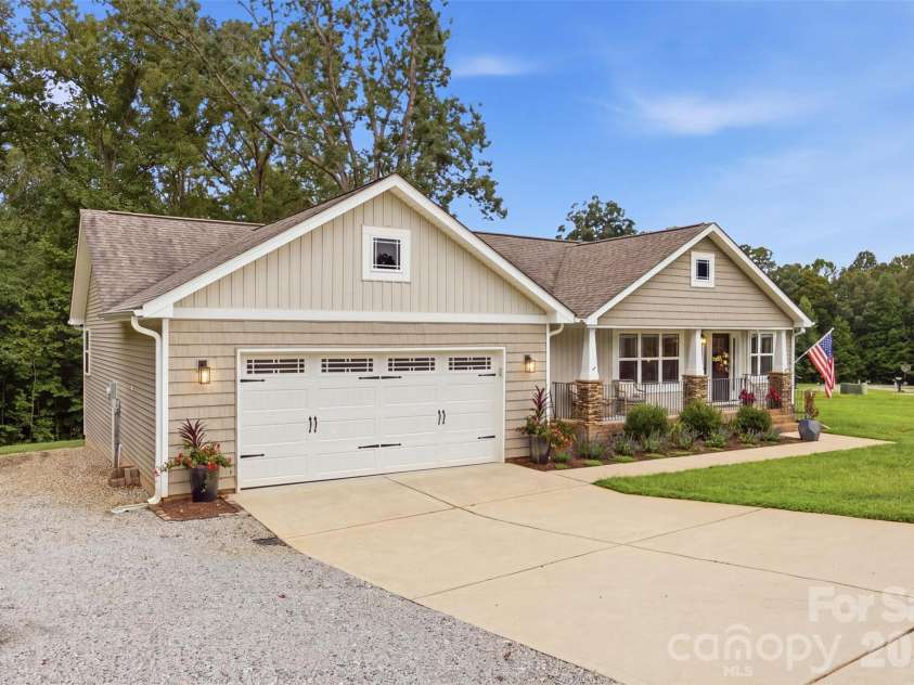4084 Lydia Suzanne Place, Lincolnton, NC 28092.  MLS# CAR4413227, YatesRealty ID 46447. 