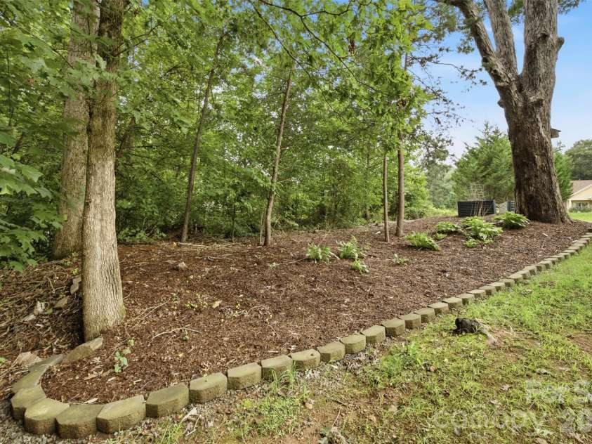 4084 Lydia Suzanne Place, Lincolnton, NC 28092.  MLS# CAR4413227, YatesRealty ID 46447. 