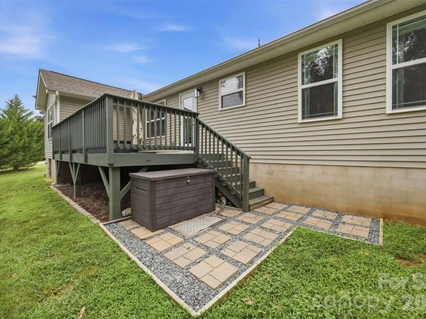 4084 Lydia Suzanne Place, Lincolnton, NC 28092.  MLS# CAR4413227, YatesRealty ID 46447. 