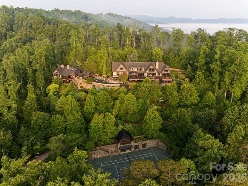 66 Deerhaven Lane, Asheville, NC 28803.  MLS# CAR4357942, YatesRealty ID 4645. 