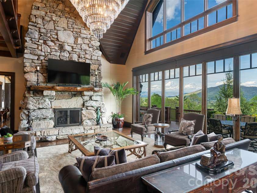 66 Deerhaven Lane, Asheville, NC 28803.  MLS# CAR4357942, YatesRealty ID 4645. 