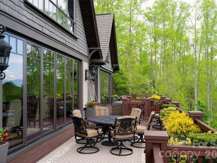 66 Deerhaven Lane, Asheville, NC 28803.  MLS# CAR4357942, YatesRealty ID 4645. 