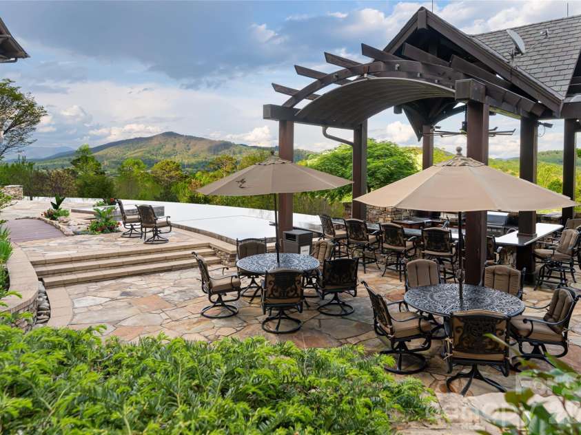 66 Deerhaven Lane, Asheville, NC 28803.  MLS# CAR4357942, YatesRealty ID 4645. 