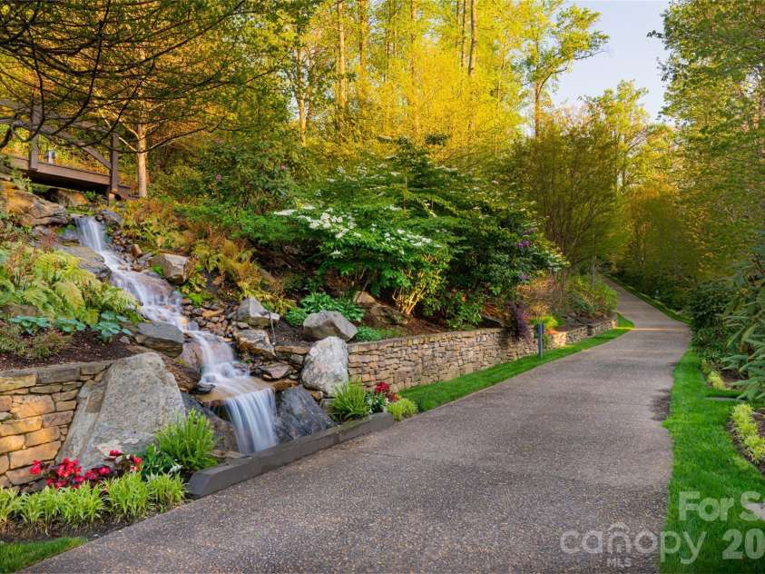 66 Deerhaven Lane, Asheville, NC 28803.  MLS# CAR4357942, YatesRealty ID 4645. 
