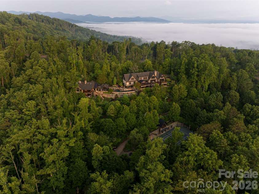 66 Deerhaven Lane, Asheville, NC 28803.  MLS# CAR4357942, YatesRealty ID 4645. 