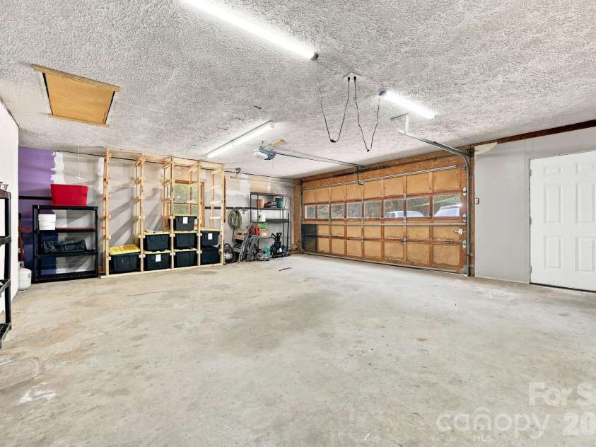 339 Indian Hills Loop, Waynesville, NC 28786.  MLS# CAR4417472, YatesRealty ID 46453. Garage