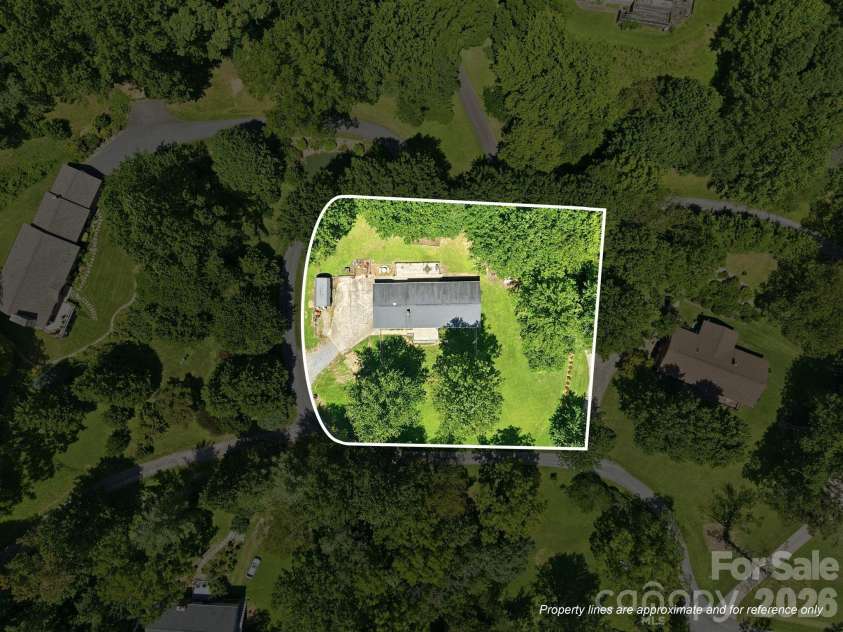 339 Indian Hills Loop, Waynesville, NC 28786.  MLS# CAR4417472, YatesRealty ID 46453. Property