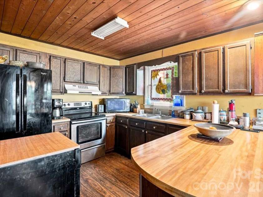 67 Birch Springs Lane, Mars Hill, NC 28754.  MLS# CAR4411164, YatesRealty ID 46454. 