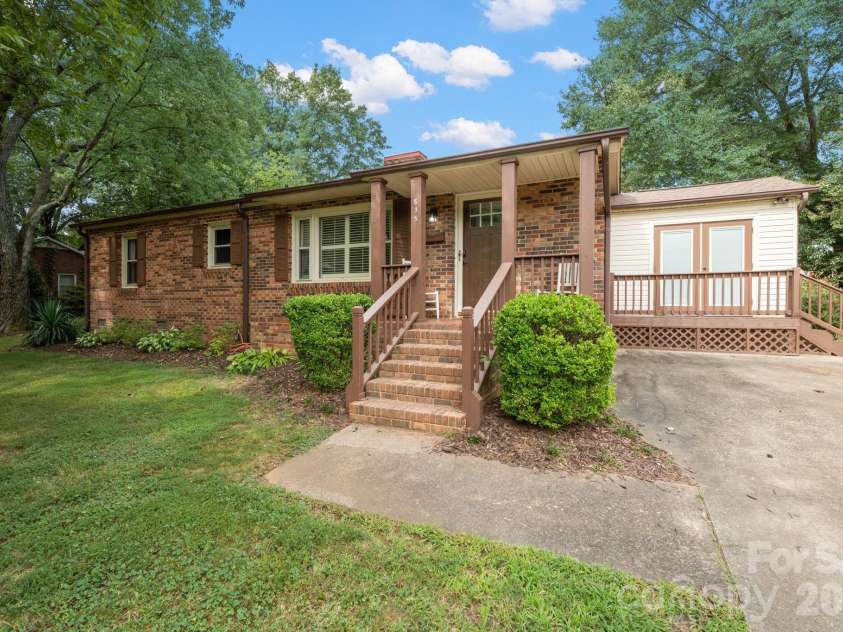 815 Katherine Avenue, Kings Mountain, NC 28086.  MLS# CAR4417510, YatesRealty ID 46456. 