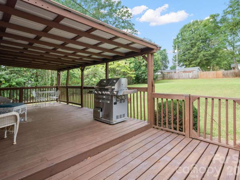815 Katherine Avenue, Kings Mountain, NC 28086.  MLS# CAR4417510, YatesRealty ID 46456. 