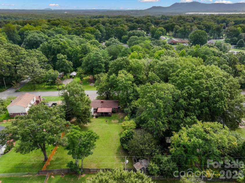 815 Katherine Avenue, Kings Mountain, NC 28086.  MLS# CAR4417510, YatesRealty ID 46456. 