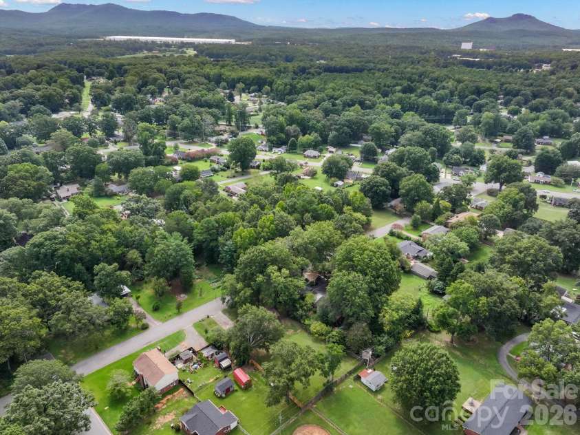 815 Katherine Avenue, Kings Mountain, NC 28086.  MLS# CAR4417510, YatesRealty ID 46456. 