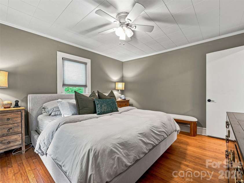 6 Bradford Circle, Candler, NC 28715.  MLS# CAR4413889, YatesRealty ID 46457. 