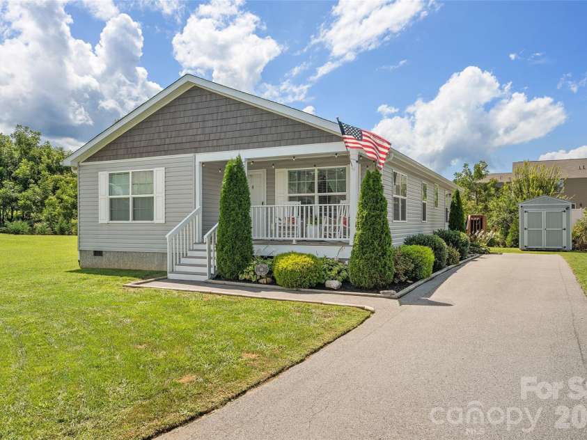 46 Janie Drive, Clyde, NC 28721.  MLS# CAR4417543, YatesRealty ID 46459. 