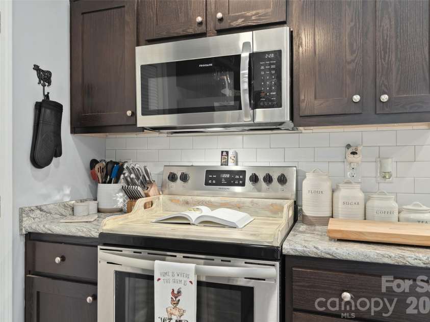 46 Janie Drive, Clyde, NC 28721.  MLS# CAR4417543, YatesRealty ID 46459. 