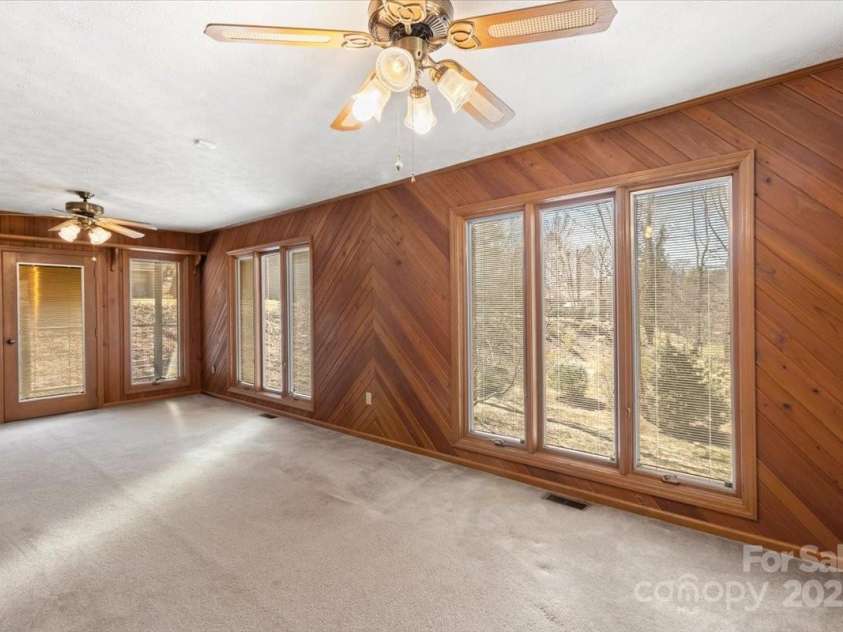 10 W Baird Mountain Road, Asheville, NC 28804.  MLS# CAR4234324, YatesRealty ID 4646. 