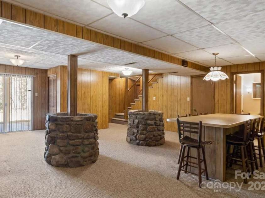 10 W Baird Mountain Road, Asheville, NC 28804.  MLS# CAR4234324, YatesRealty ID 4646. 
