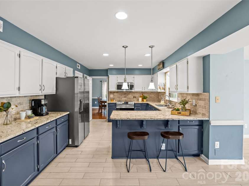 9619 Radner Lane, Charlotte, NC 28277.  MLS# CAR4344112, YatesRealty ID 4646. 