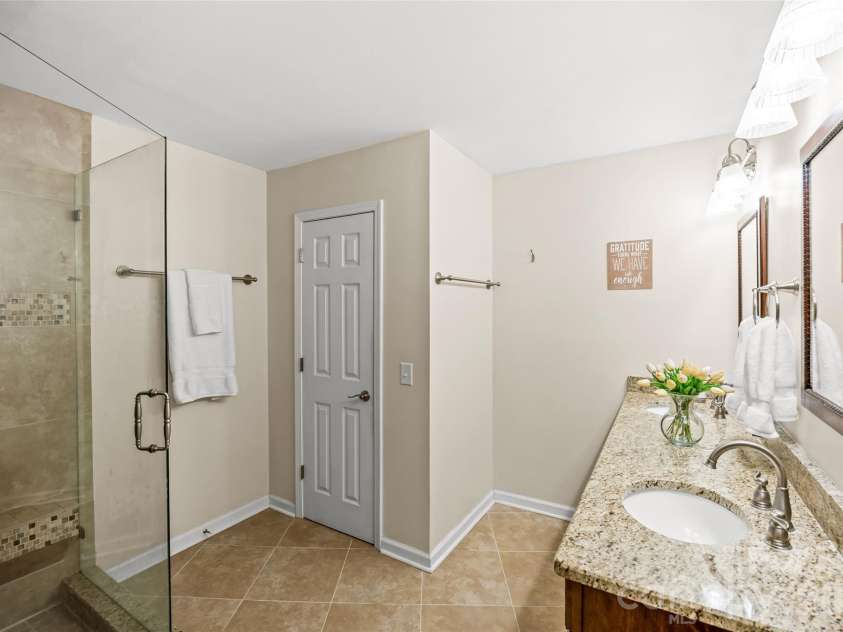 9619 Radner Lane, Charlotte, NC 28277.  MLS# CAR4344112, YatesRealty ID 4646. 