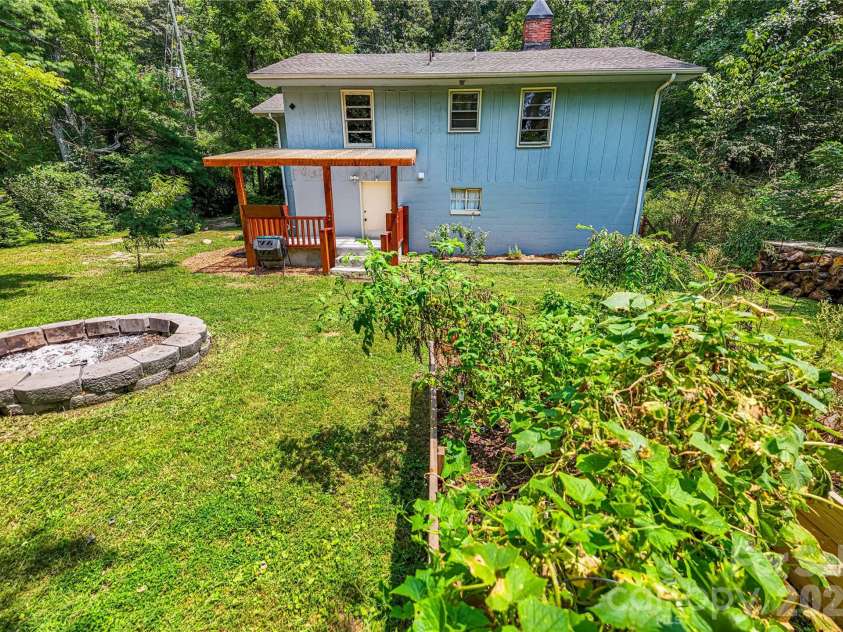 875 Mills Gap Road, Fletcher, NC 28732.  MLS# CAR4416274, YatesRealty ID 46461. 