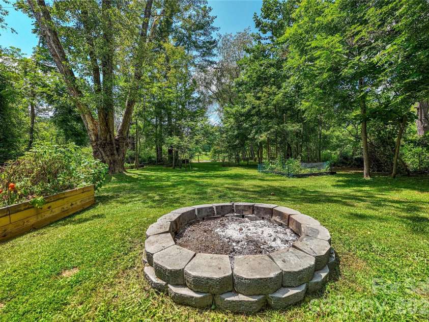 875 Mills Gap Road, Fletcher, NC 28732.  MLS# CAR4416274, YatesRealty ID 46461. 