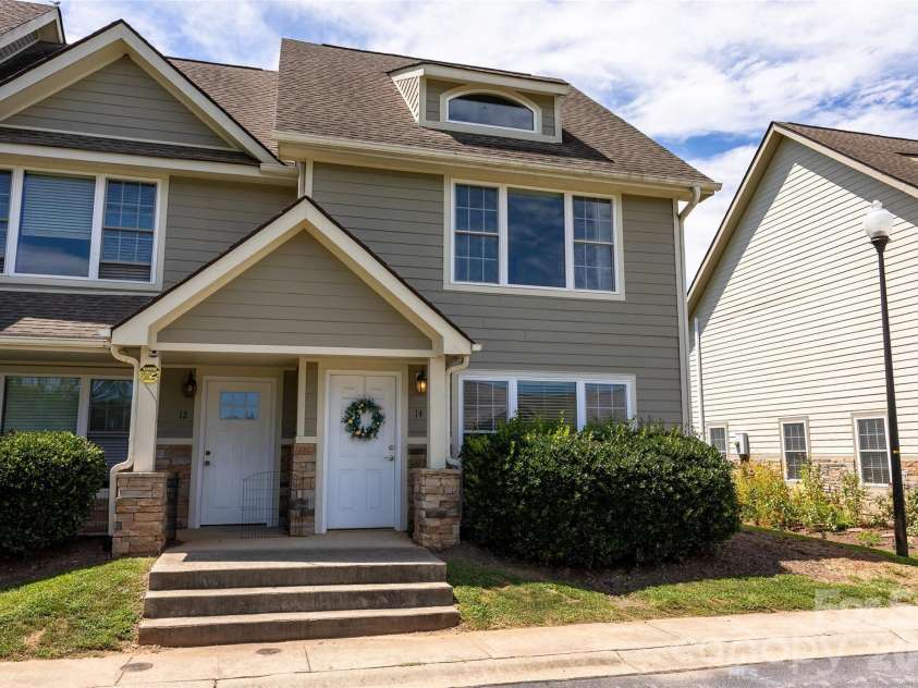 14 Rotunda Circle, Asheville, NC 28806.  MLS# CAR4416189, YatesRealty ID 46463. 