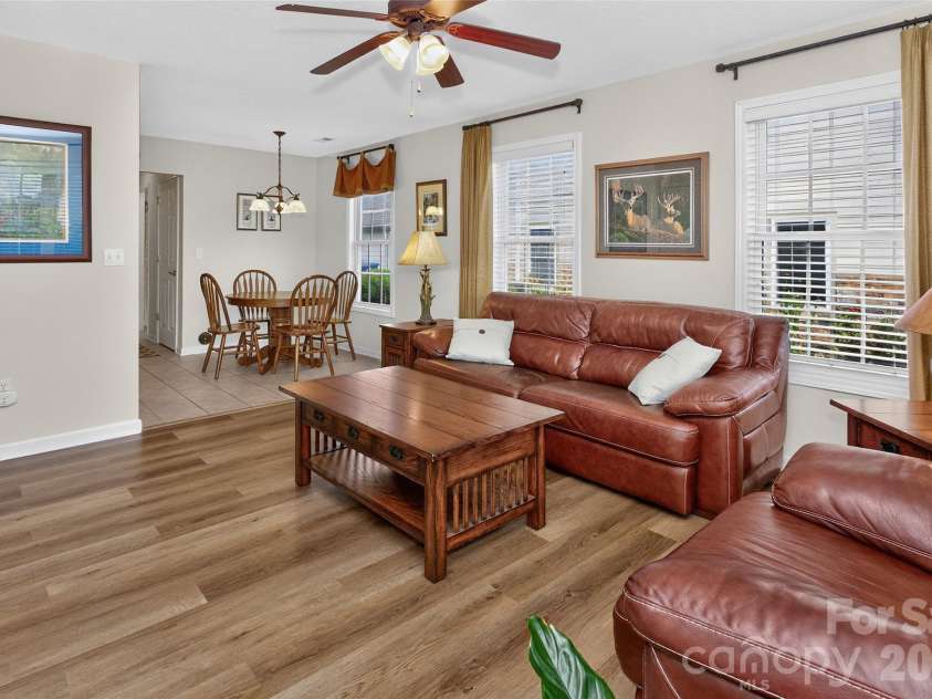 14 Rotunda Circle, Asheville, NC 28806.  MLS# CAR4416189, YatesRealty ID 46463. 
