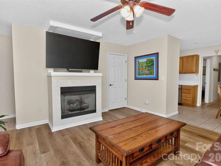 14 Rotunda Circle, Asheville, NC 28806.  MLS# CAR4416189, YatesRealty ID 46463. 