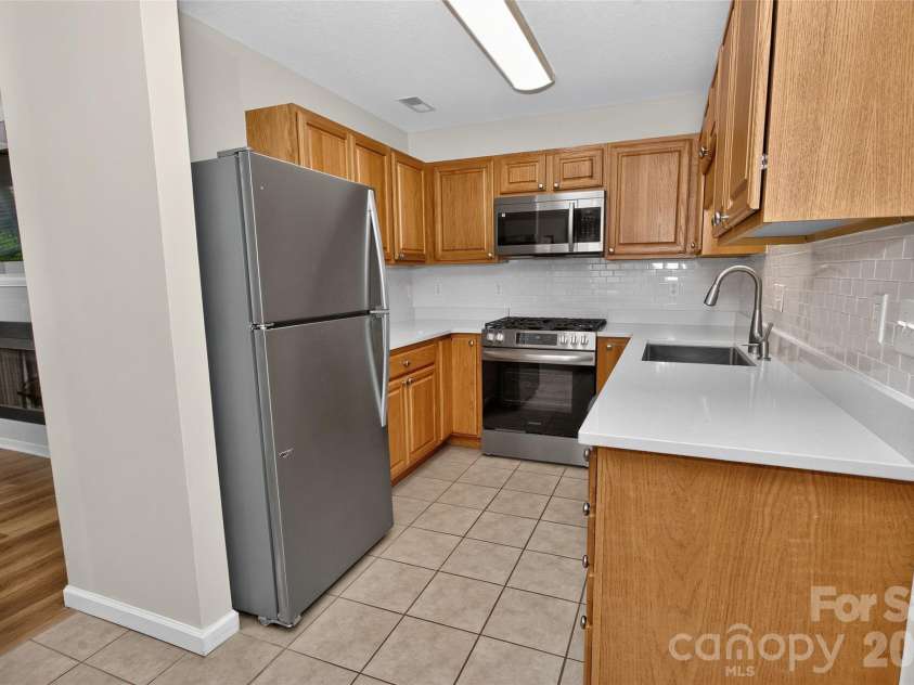 14 Rotunda Circle, Asheville, NC 28806.  MLS# CAR4416189, YatesRealty ID 46463. 