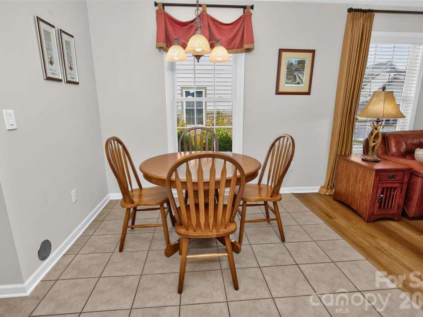 14 Rotunda Circle, Asheville, NC 28806.  MLS# CAR4416189, YatesRealty ID 46463. 