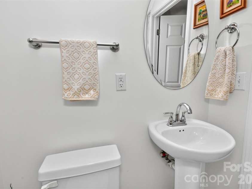 14 Rotunda Circle, Asheville, NC 28806.  MLS# CAR4416189, YatesRealty ID 46463. 